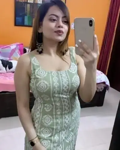 Call Girl in Hallomajra